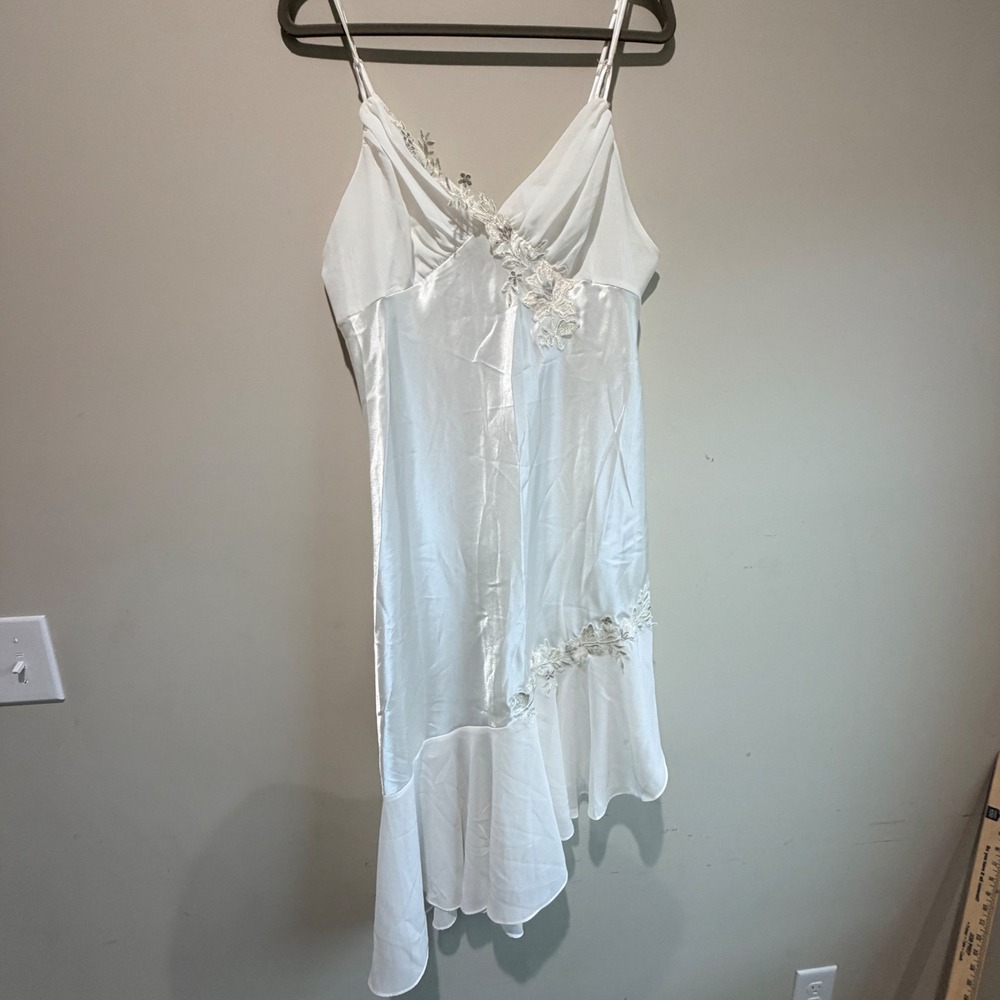 VTG Asymetrical Slip Dress L White Satin Floral Etherial Coquette Y2K Bridal